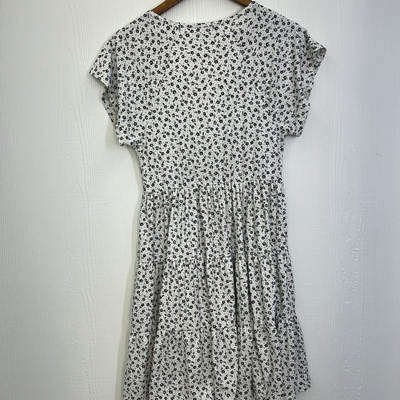 Urban Outfitters - Julia Black And White Floral Ruffle Mini Dress Size Medium - Picture 10 of 10
